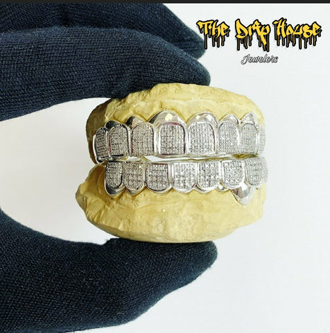 8 top and bottom silver Grillz with natural diamond blocks